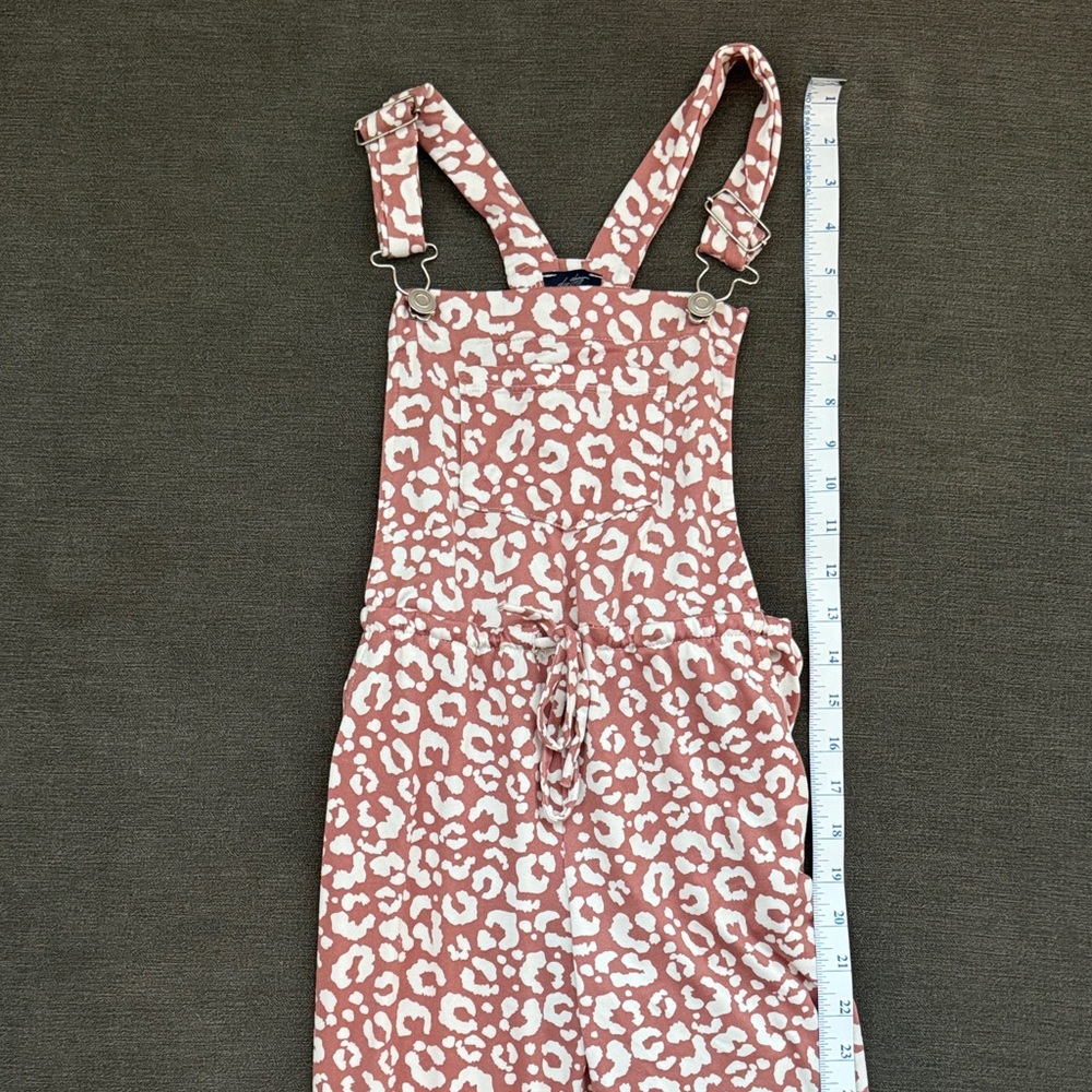 The Buckle Daytrip Pink and White Leopard Overall Jumpsuit - Picture 4 of 6